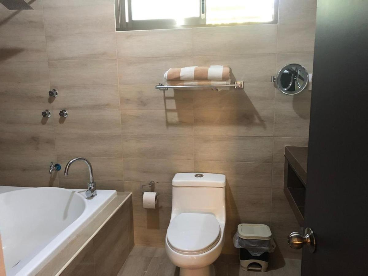 Apartmán Casa Lili 2: Luxurious/Amplio/Hot Water/Economic/Wifi/Tv Valladolid  Exteriér fotografie